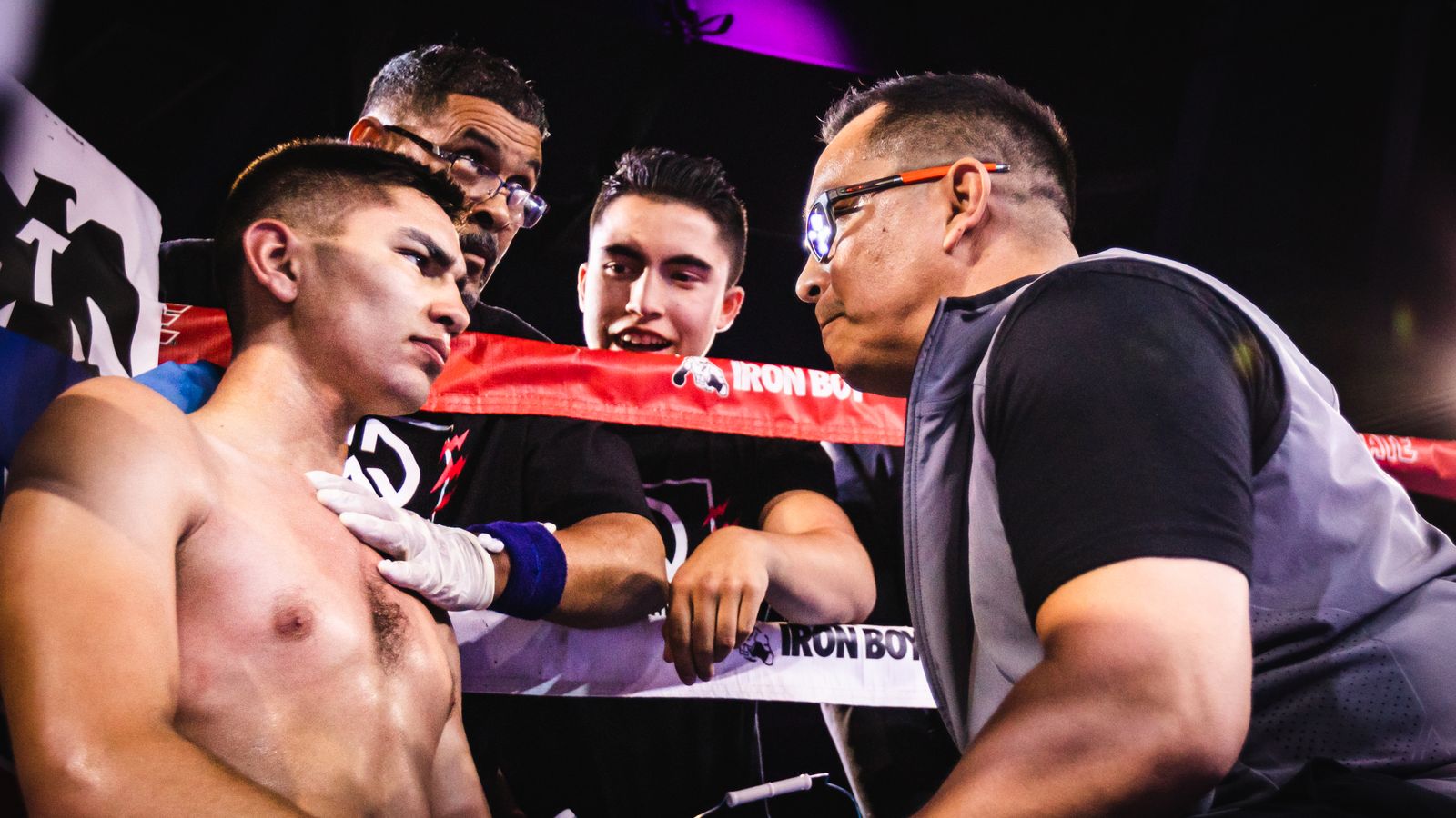 7 rzeczy, które trener MMA sprawdza w twoim sprzęcie na pierwszym treningu